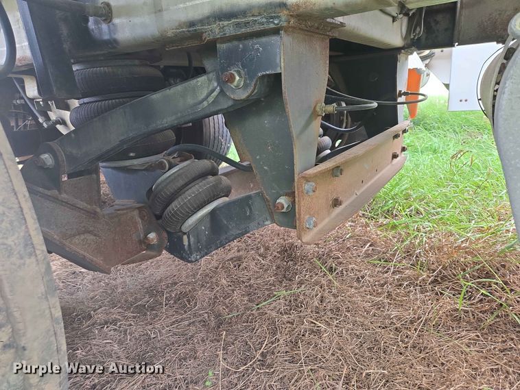 image for item DP8933 2008 Polar tank trailer