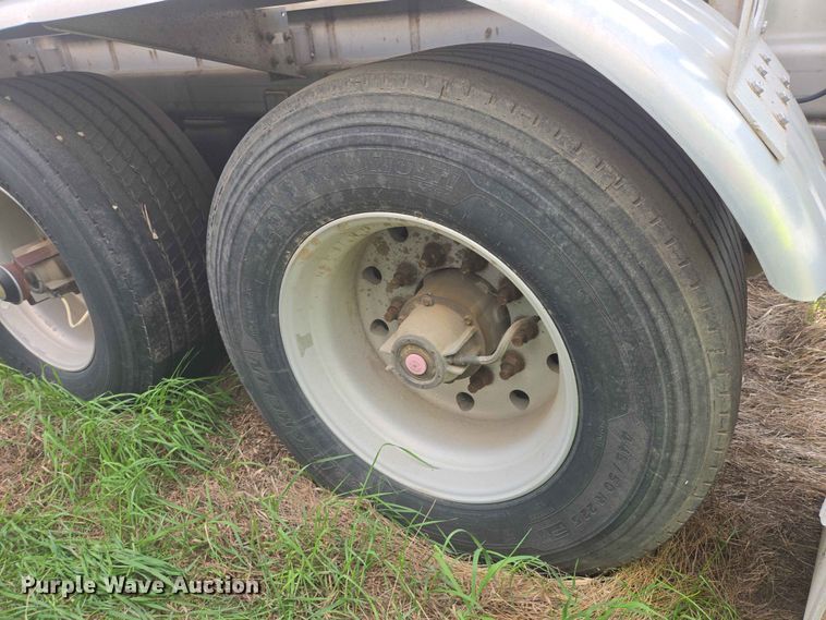 image for item DP8933 2008 Polar tank trailer