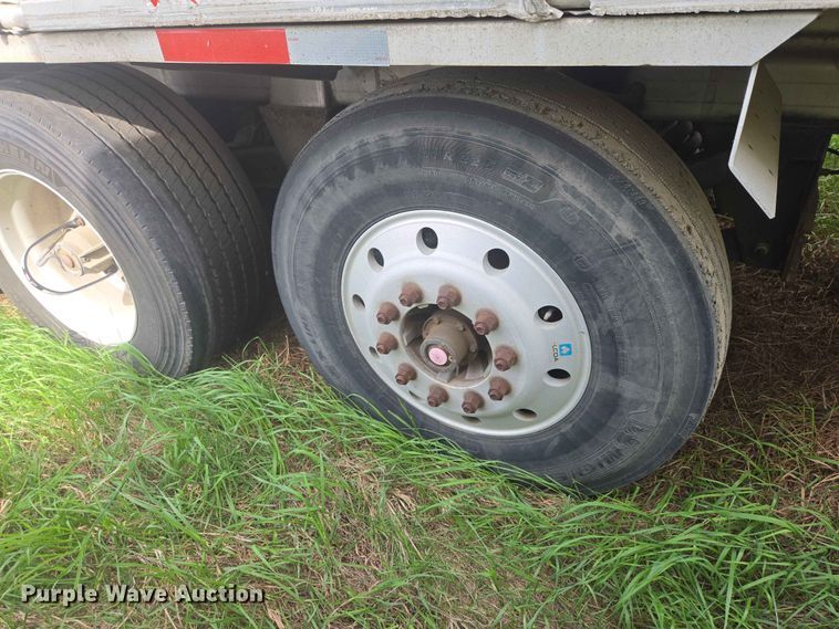 image for item DP8933 2008 Polar tank trailer