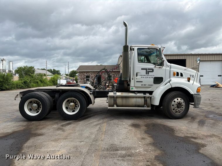 image for item DQ7841 2006 Sterling AT9500 semi truck