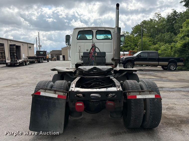 image for item DQ7841 2006 Sterling AT9500 semi truck