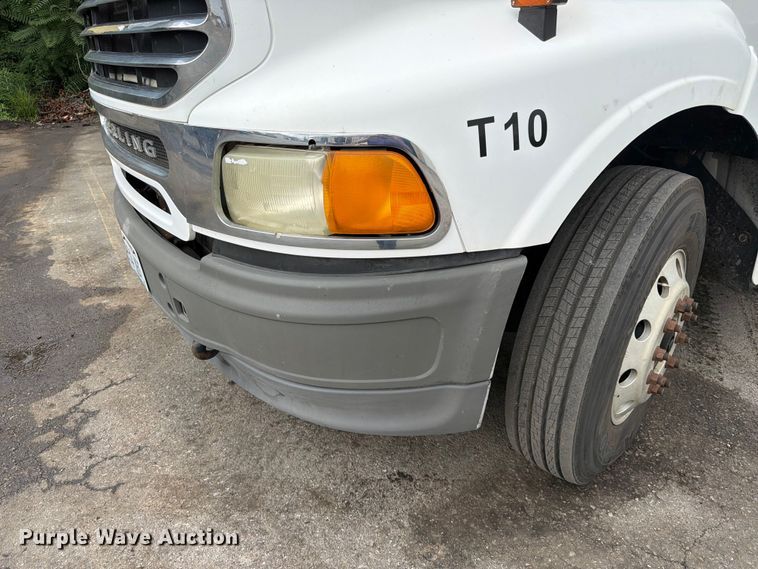 image for item DQ7841 2006 Sterling AT9500 semi truck