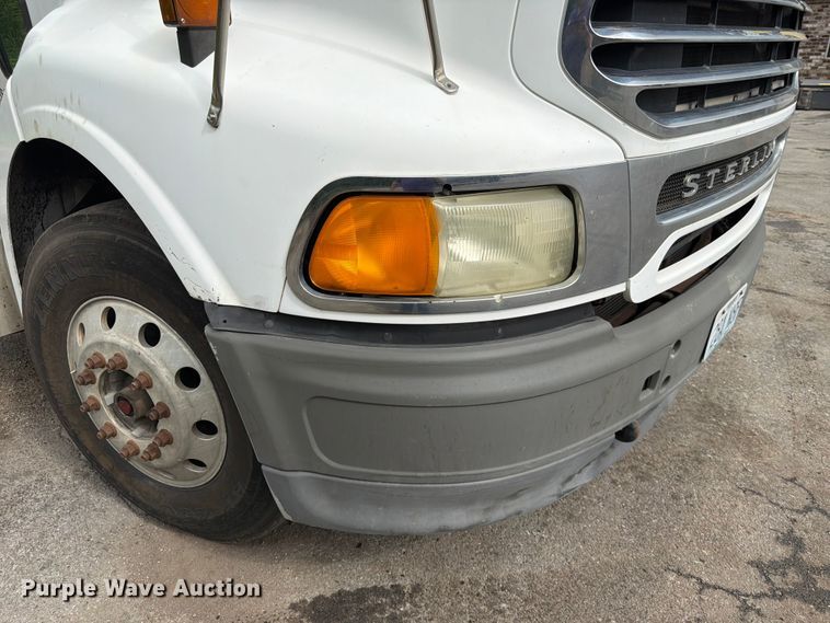 image for item DQ7841 2006 Sterling AT9500 semi truck
