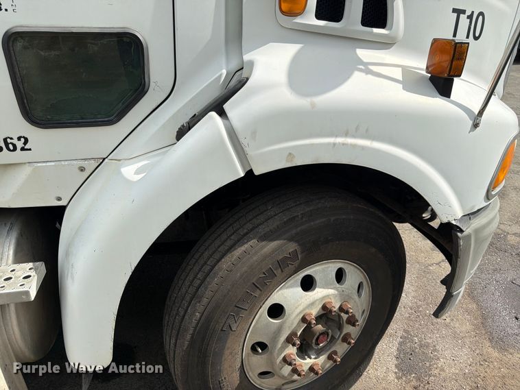 image for item DQ7841 2006 Sterling AT9500 semi truck