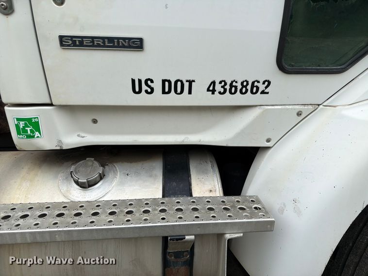 image for item DQ7841 2006 Sterling AT9500 semi truck