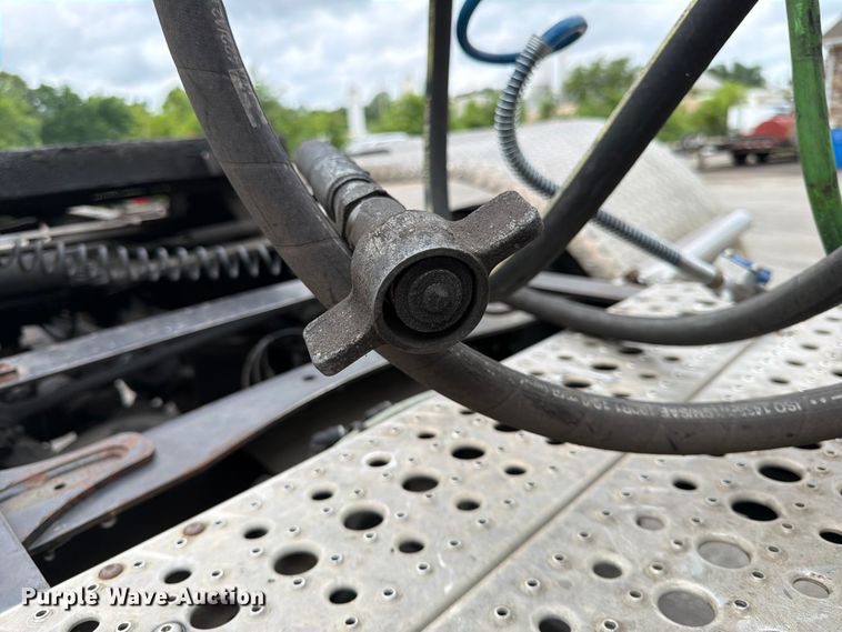 image for item DQ7841 2006 Sterling AT9500 semi truck