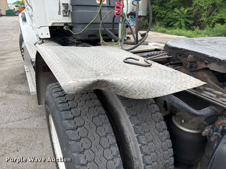 image for item DQ7841 2006 Sterling AT9500 semi truck
