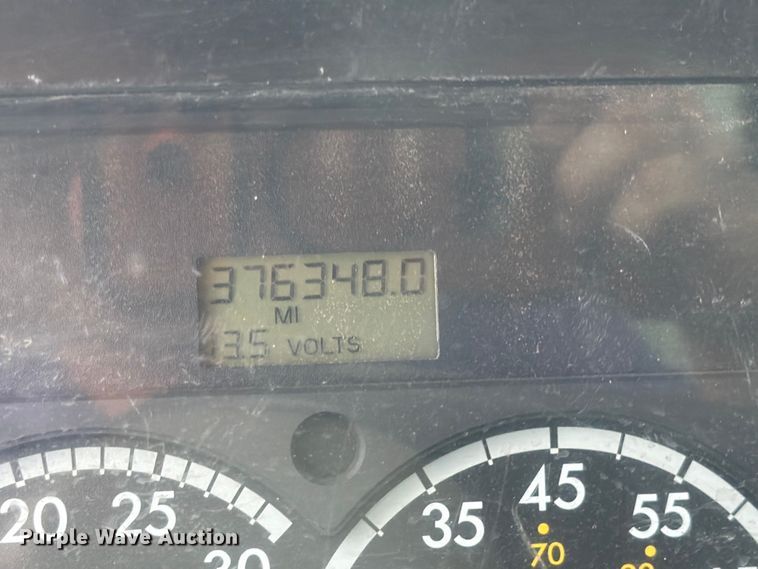 image for item DQ7841 2006 Sterling AT9500 semi truck
