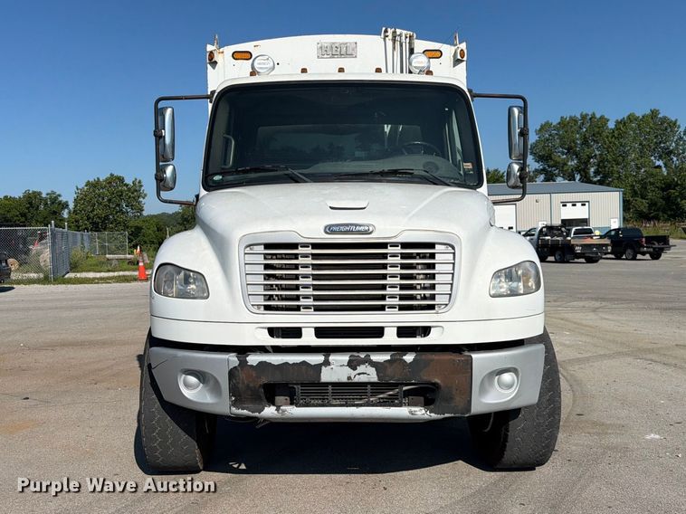 image for item DQ7946 2008 Freightliner Business Class M2 refuse truck