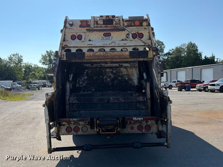 image for item DQ7946 2008 Freightliner Business Class M2 refuse truck