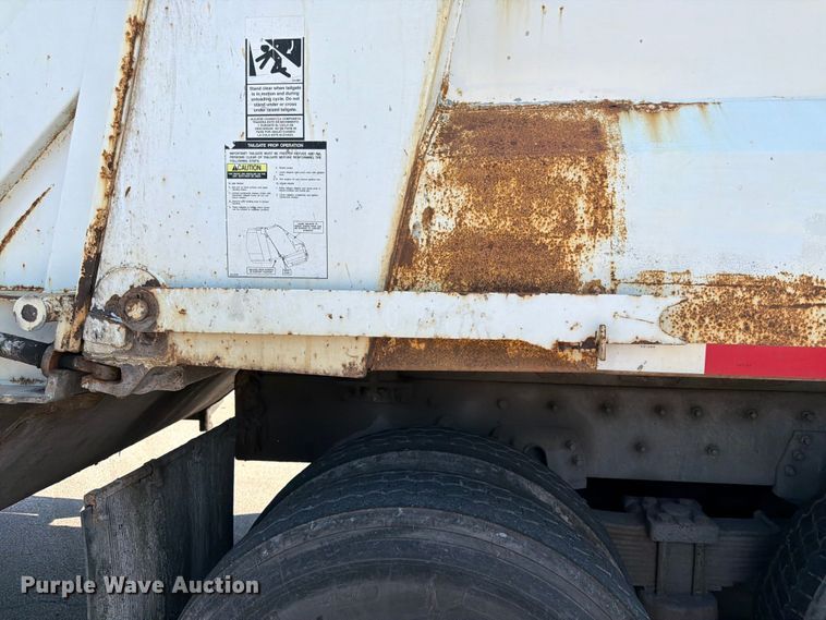 image for item DQ7946 2008 Freightliner Business Class M2 refuse truck
