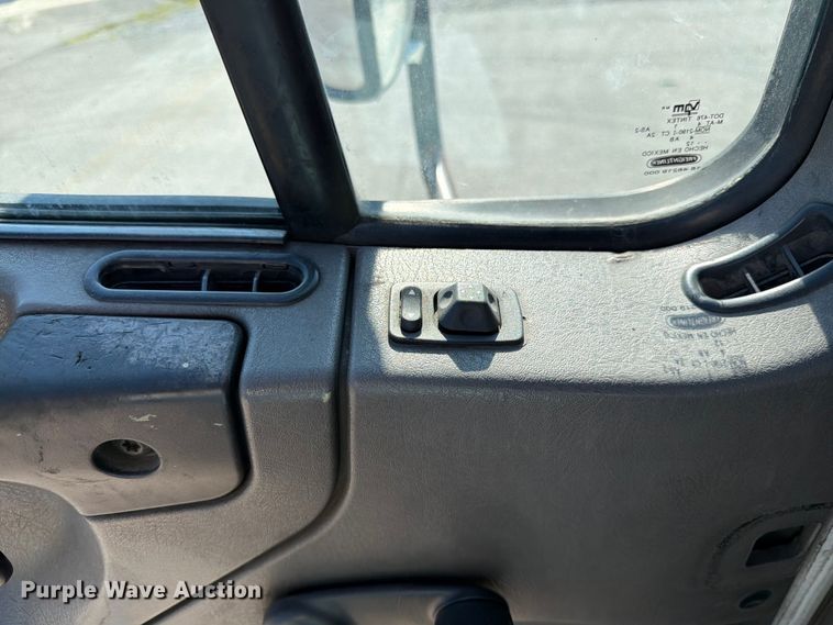 image for item DQ7946 2008 Freightliner Business Class M2 refuse truck