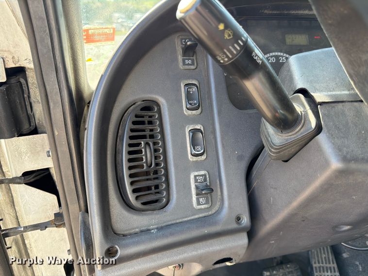 image for item DQ7946 2008 Freightliner Business Class M2 refuse truck