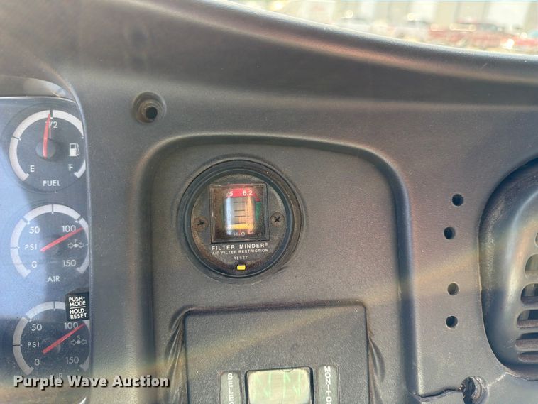 image for item DQ7946 2008 Freightliner Business Class M2 refuse truck
