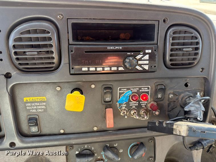 image for item DQ7946 2008 Freightliner Business Class M2 refuse truck