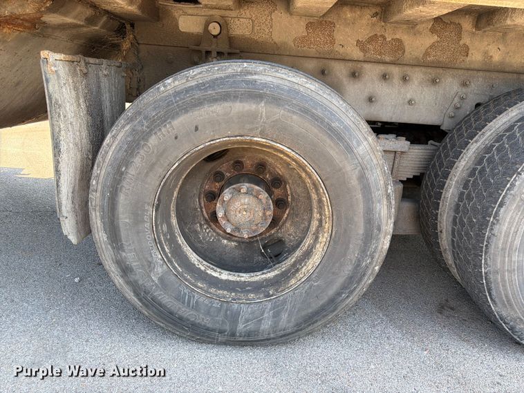 image for item DQ7946 2008 Freightliner Business Class M2 refuse truck