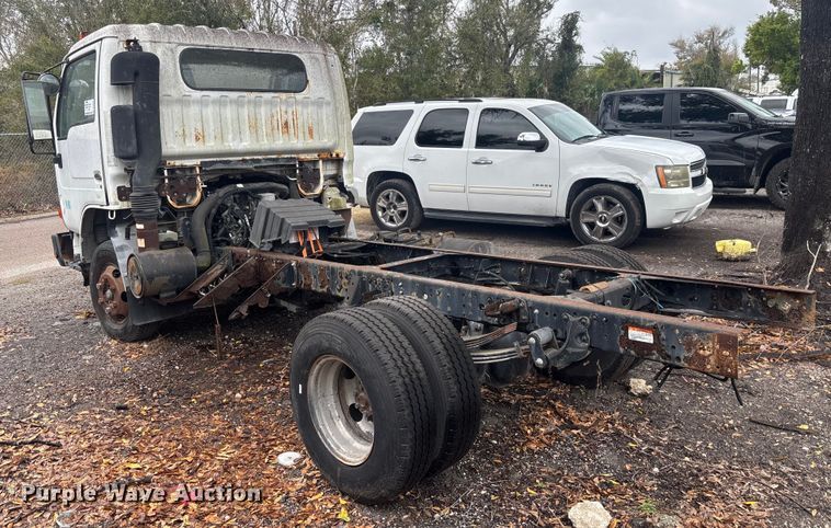 image for item DU0382 2003 UD 1400  truck cab and chassis
