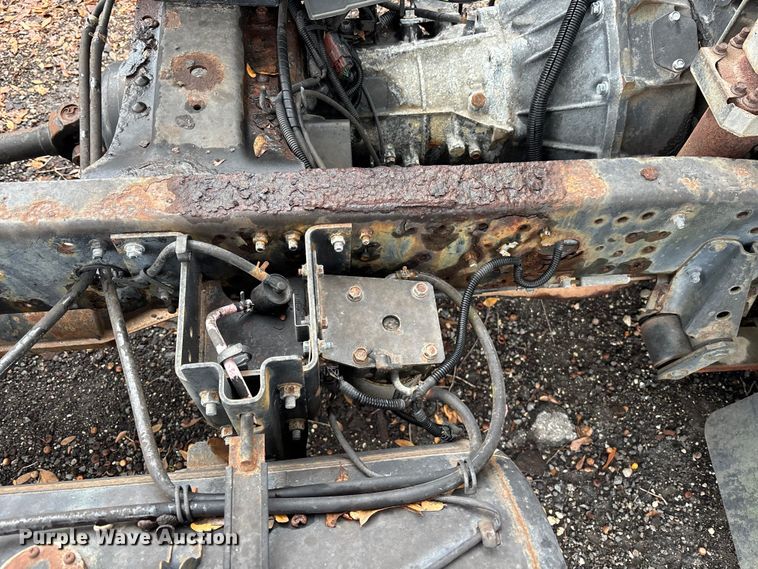 image for item DU0382 2003 UD 1400  truck cab and chassis