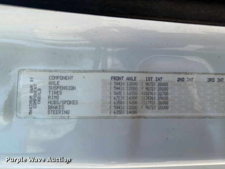 image for item DV8572 2012 Freightliner Cascadia semi truck