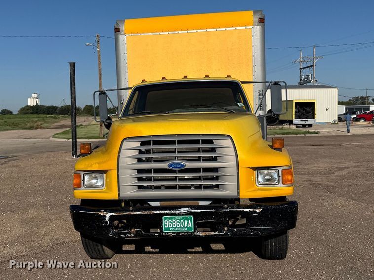 image for item DY3252 1995 Ford F700 box truck