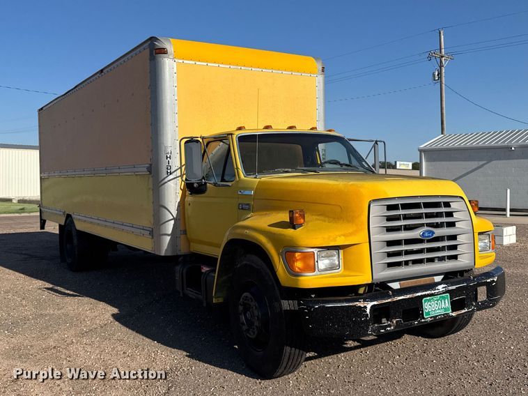 image for item DY3252 1995 Ford F700 box truck