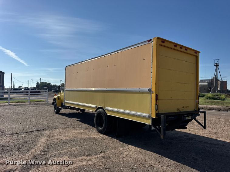 image for item DY3252 1995 Ford F700 box truck