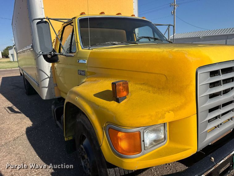 image for item DY3252 1995 Ford F700 box truck