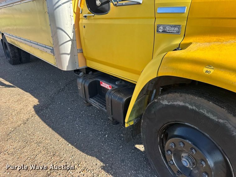 image for item DY3252 1995 Ford F700 box truck