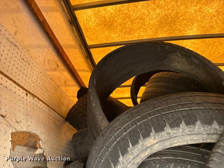 image for item DY3252 1995 Ford F700 box truck