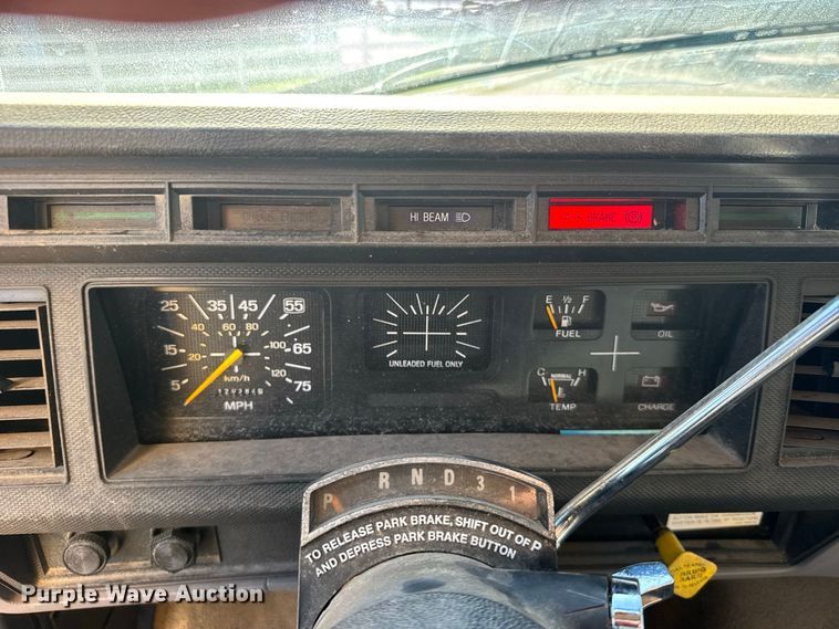 image for item DY3252 1995 Ford F700 box truck