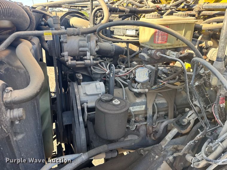 image for item DY3252 1995 Ford F700 box truck
