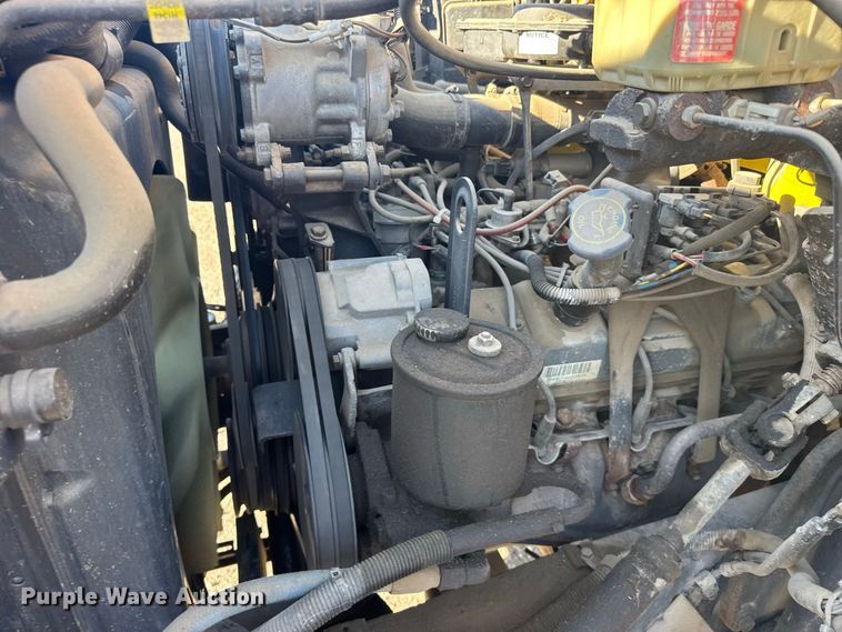 image for item DY3252 1995 Ford F700 box truck