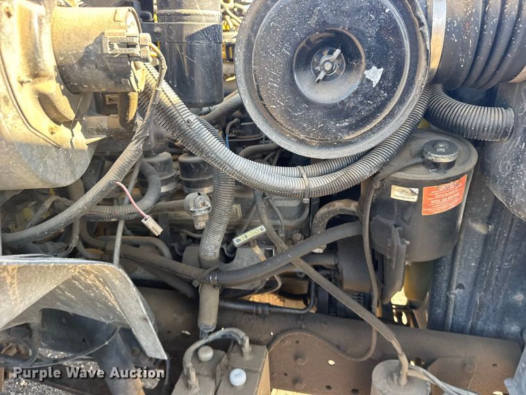 image for item DY3252 1995 Ford F700 box truck
