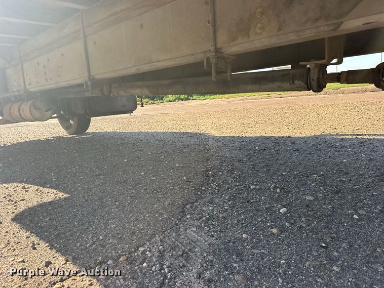 image for item DY3252 1995 Ford F700 box truck