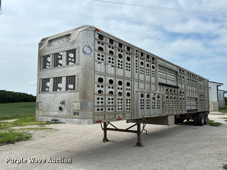 2002 Wilson PSAL-303P livestock trailer
