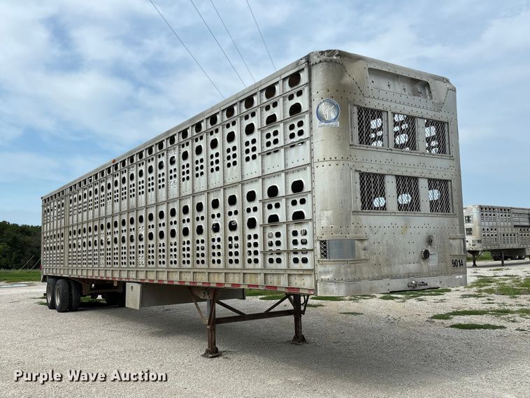 image for item DZ4587 2002 Wilson PSAL-303P livestock trailer