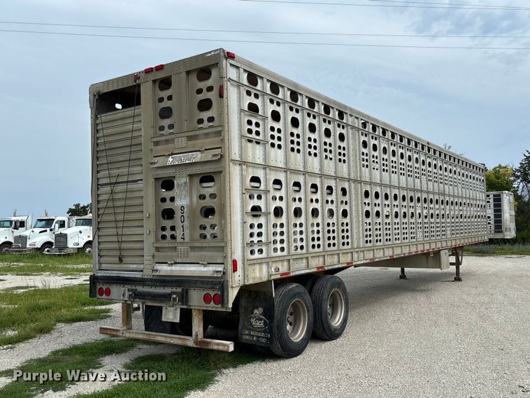 image for item DZ4587 2002 Wilson PSAL-303P livestock trailer