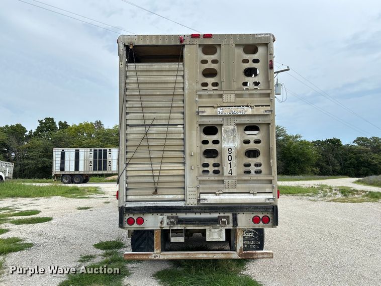 image for item DZ4587 2002 Wilson PSAL-303P livestock trailer