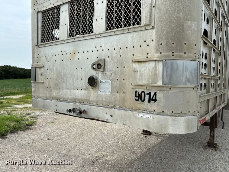 image for item DZ4587 2002 Wilson PSAL-303P livestock trailer