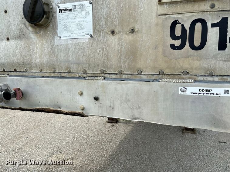 image for item DZ4587 2002 Wilson PSAL-303P livestock trailer