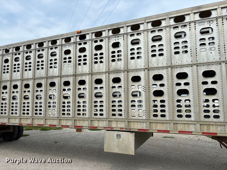 image for item DZ4587 2002 Wilson PSAL-303P livestock trailer