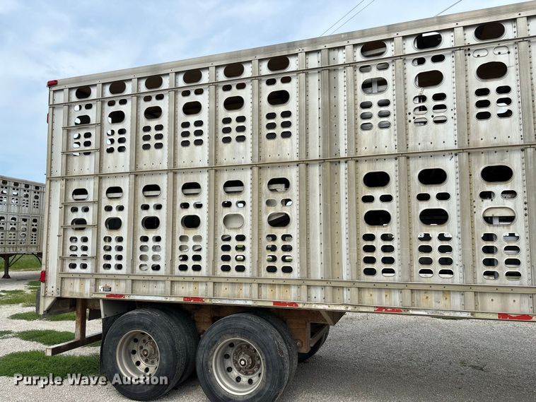 image for item DZ4587 2002 Wilson PSAL-303P livestock trailer