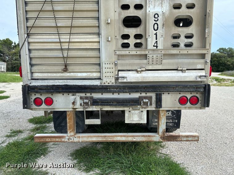 image for item DZ4587 2002 Wilson PSAL-303P livestock trailer