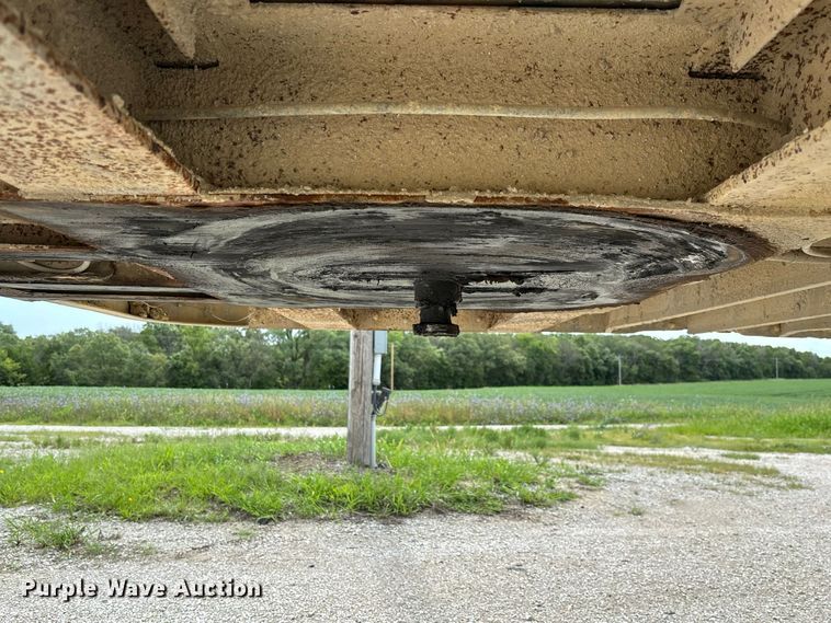 image for item DZ4587 2002 Wilson PSAL-303P livestock trailer