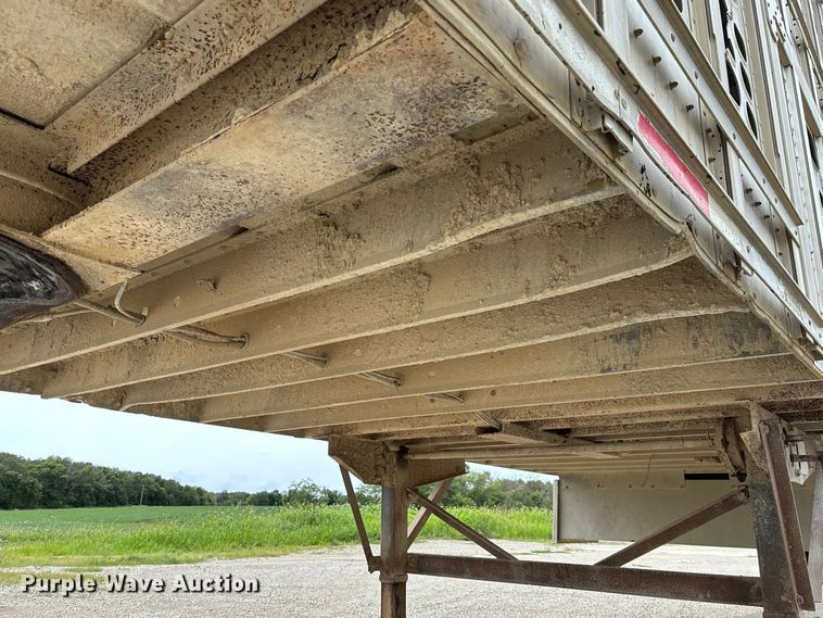 image for item DZ4587 2002 Wilson PSAL-303P livestock trailer