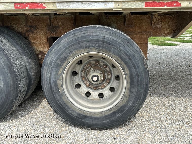 image for item DZ4587 2002 Wilson PSAL-303P livestock trailer