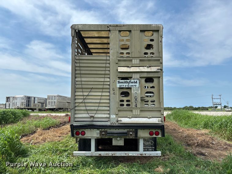 image for item DZ4588 2001 Wilson PSAL-303P livestock trailer