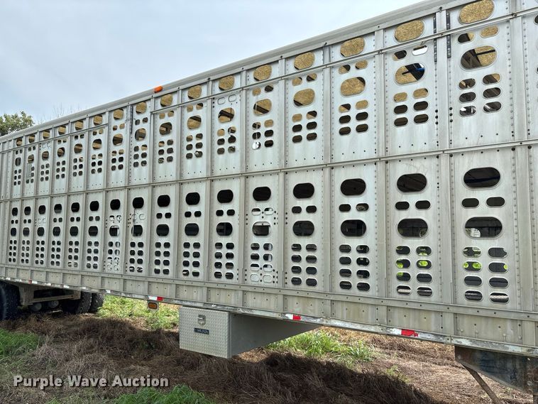 image for item DZ4588 2001 Wilson PSAL-303P livestock trailer