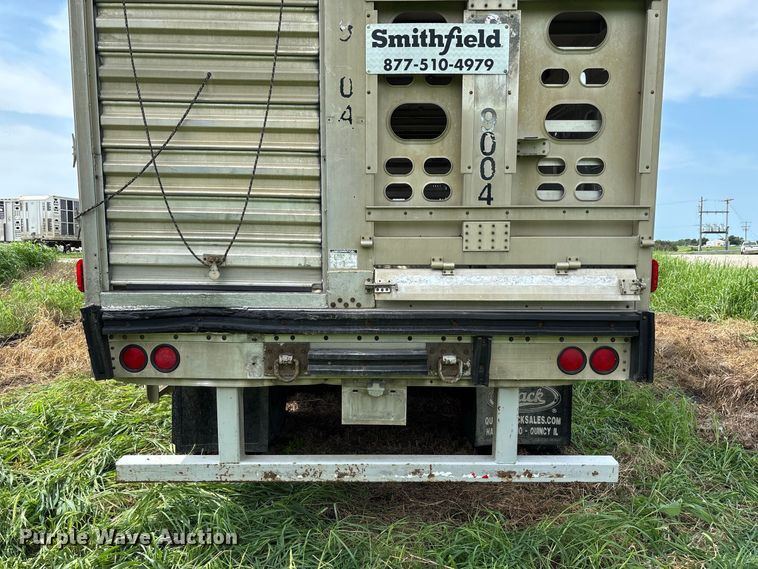 image for item DZ4588 2001 Wilson PSAL-303P livestock trailer