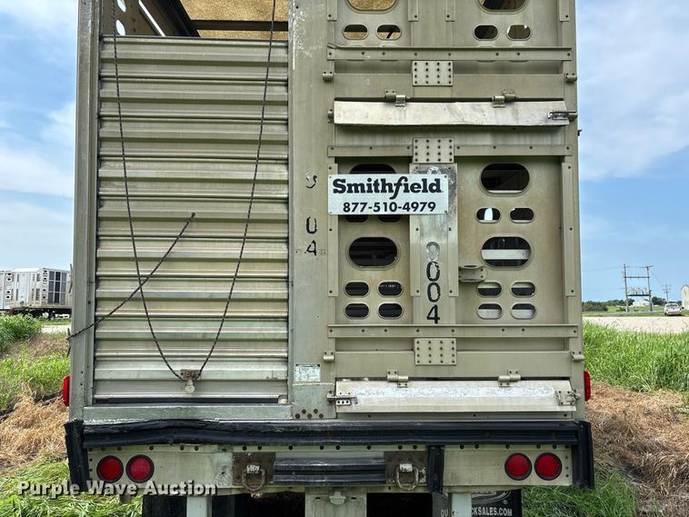 image for item DZ4588 2001 Wilson PSAL-303P livestock trailer